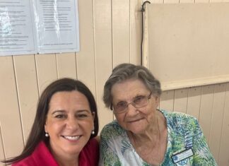 Deb congratulates Kilkivan QCWA